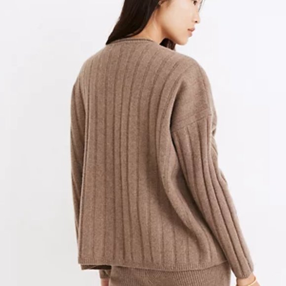 Madewell (Re)sourced Cashmere Stitched-Rib V-Neck Sweater - Picture 3 of 8